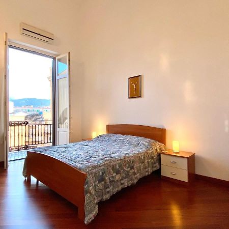 Elegante Appartamento In Centro Παλέρμο Εξωτερικό φωτογραφία